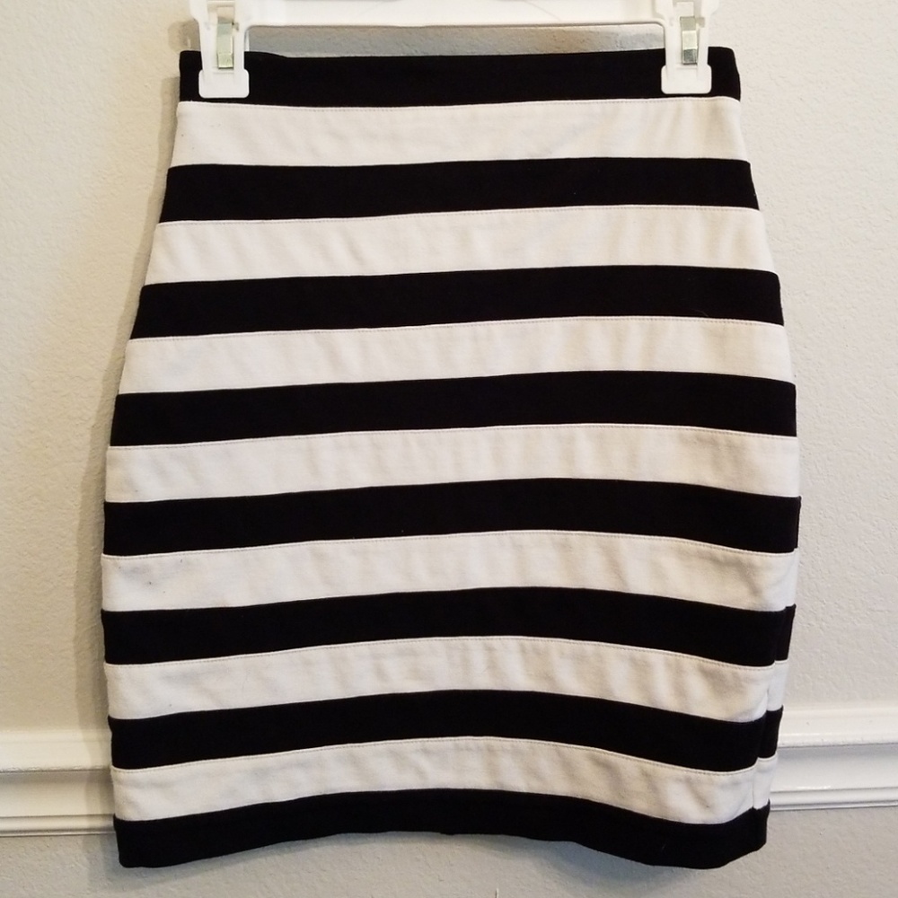 Black and White Express Skirt